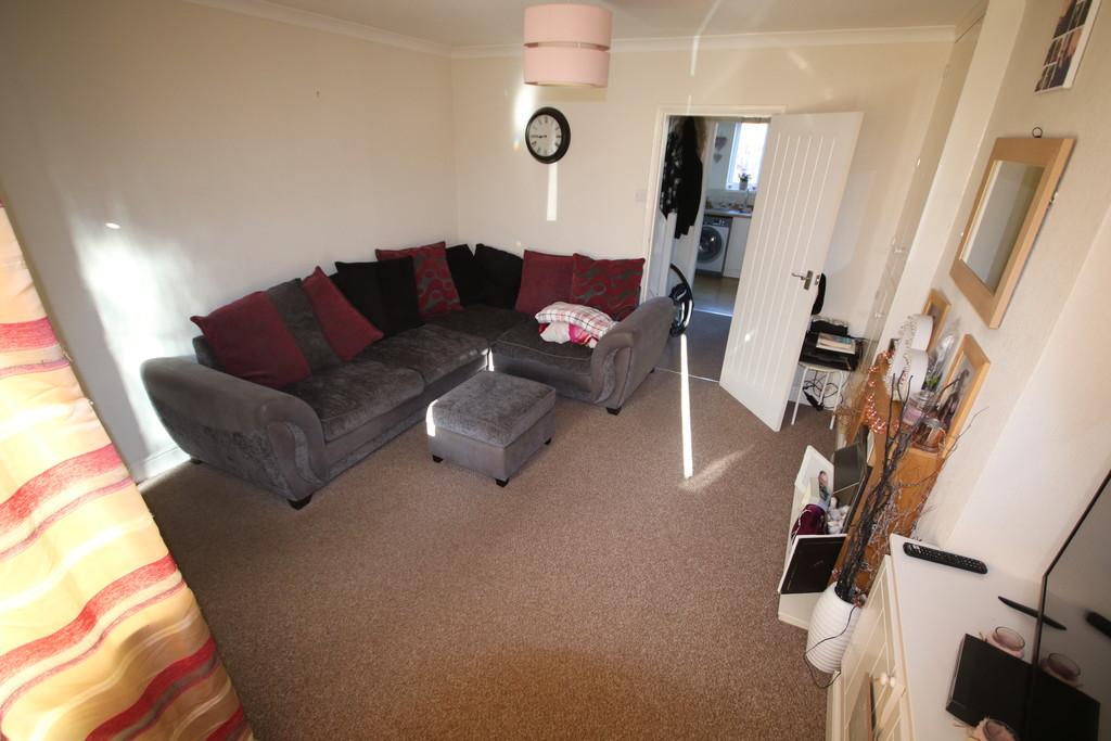 Victoria Street, Melton Mowbray 3 bed terraced house £675 pcm (£156 pw)