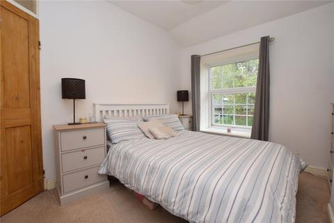 4 Cliff Lane, Leeds, LS6 2DS