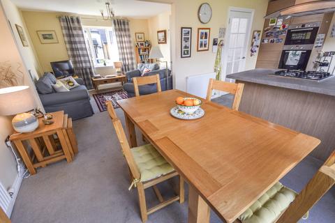 2 Herdman Place, Rattray, Blairgowrie, PH10 7FB
