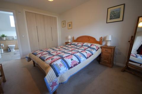 2 Herdman Place, Rattray, Blairgowrie, PH10 7FB
