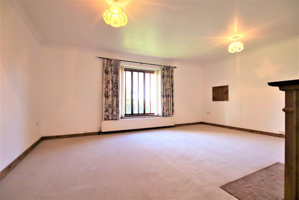 Saxon Meadow, Tangmere 2 bed apartment £209,950
