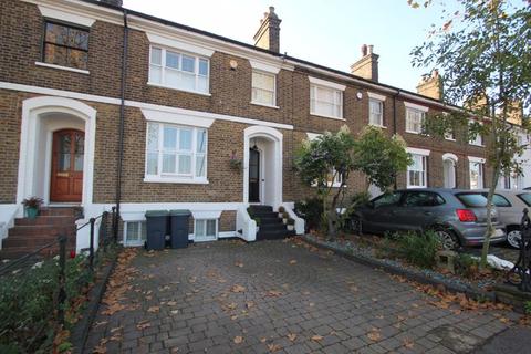 15 Scratton Road, Southend-on-sea, SS1 1EN