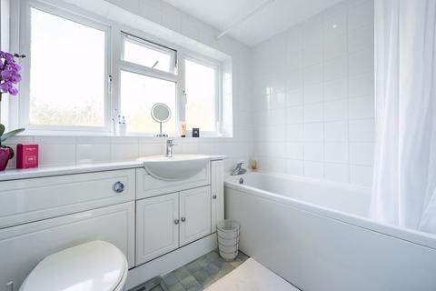 49 Ingleglen, Farnham Common, Slough, SL2 3QB