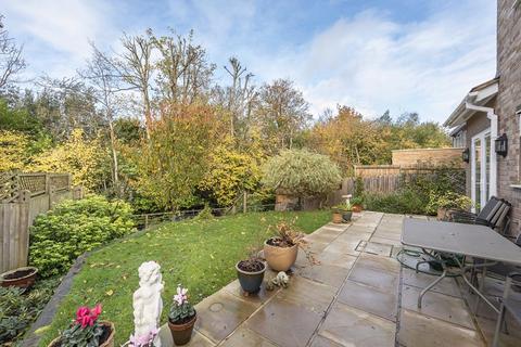 49 Ingleglen, Farnham Common, Slough, SL2 3QB