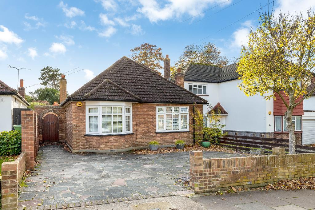 Park Avenue, Orpington, Kent, BR6 9EF 4 bed detached house £735,000