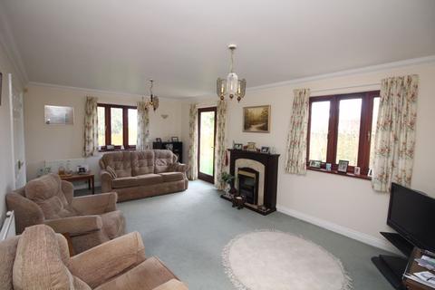 22 Jubilee Drive, Failand, Bristol, BS8 3XD