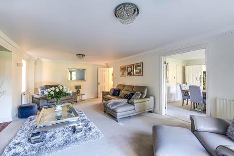 15 Landscape Road, Warlingham, CR6 9JB