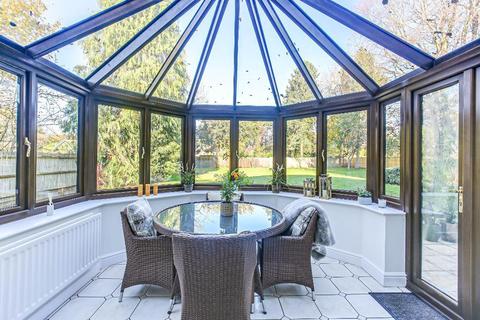 15 Landscape Road, Warlingham, CR6 9JB