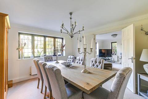 15 Landscape Road, Warlingham, CR6 9JB