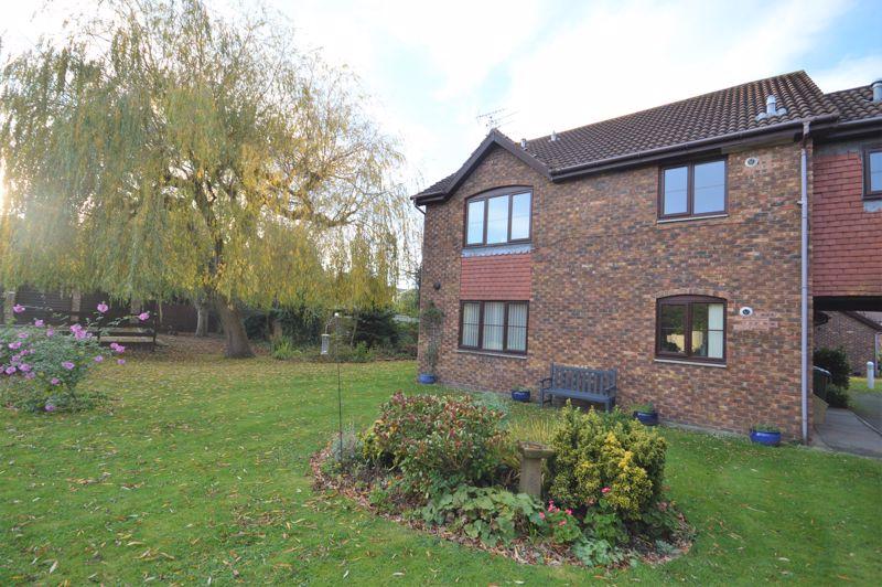 Brimstage Road, Heswall Hills 2 bed apartment £124,950