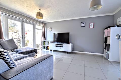 19 Abbotsfield, Eaglestone, Milton Keynes, MK6 5AB