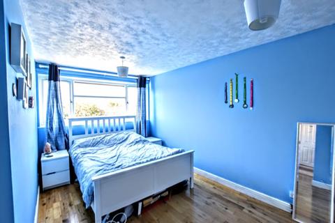 19 Abbotsfield, Eaglestone, Milton Keynes, MK6 5AB