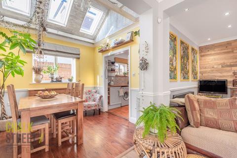 94 Howard Road, Upminster, RM14 2UU