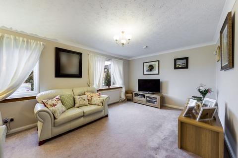 8 Birkfield Place, Carluke, ML8 4PZ