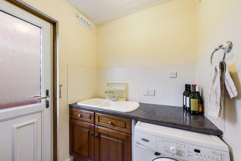 8 Birkfield Place, Carluke, ML8 4PZ