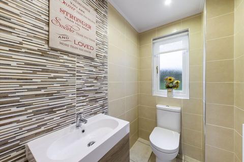 8 Birkfield Place, Carluke, ML8 4PZ
