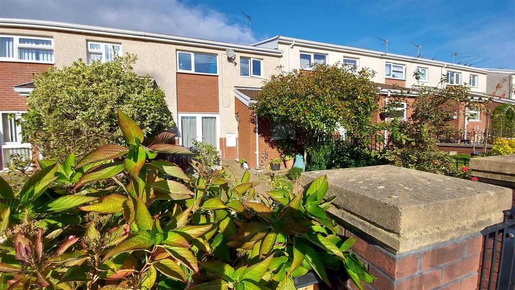 Bryn Celyn, Pentwyn, Cardiff 3 bed terraced house £185,000
