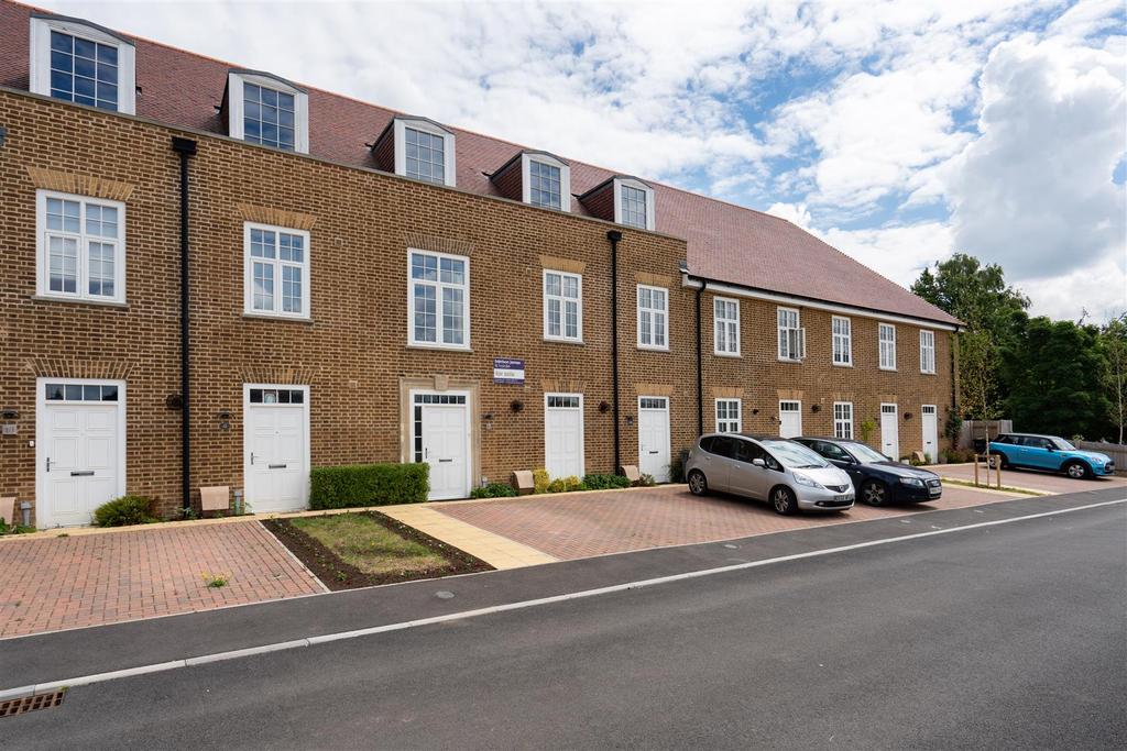 Godfrey Place, Upper Rissington, Gloucestershire 2 bed terraced house