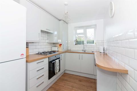 65 Harefield Avenue, Worthing, BN13 1DR
