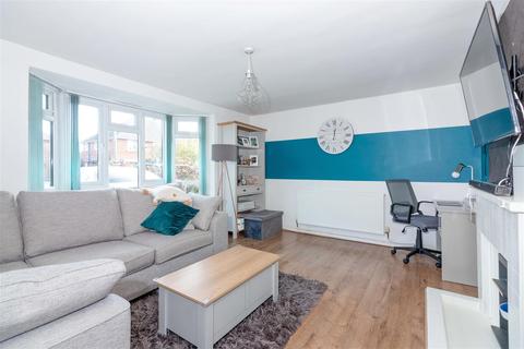 65 Harefield Avenue, Worthing, BN13 1DR