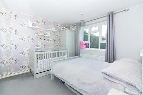 65 Harefield Avenue, Worthing, BN13 1DR