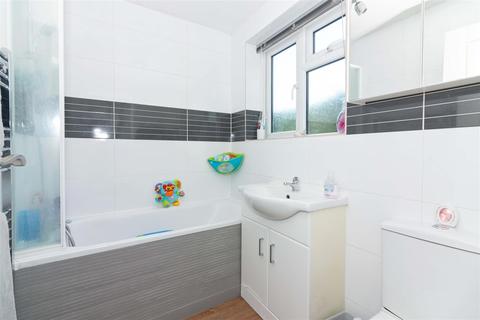 65 Harefield Avenue, Worthing, BN13 1DR
