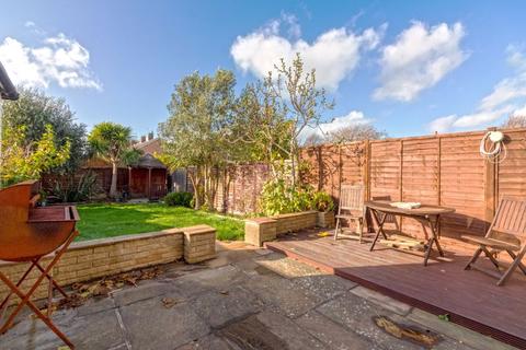 5 The Avenue, Goring By Sea, Worthing, BN12 6HJ