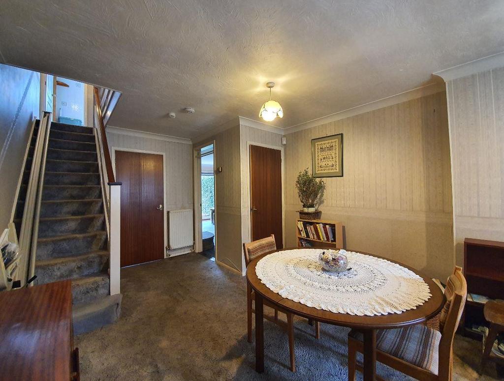 38 Holcombe Crescent dining room.JPG