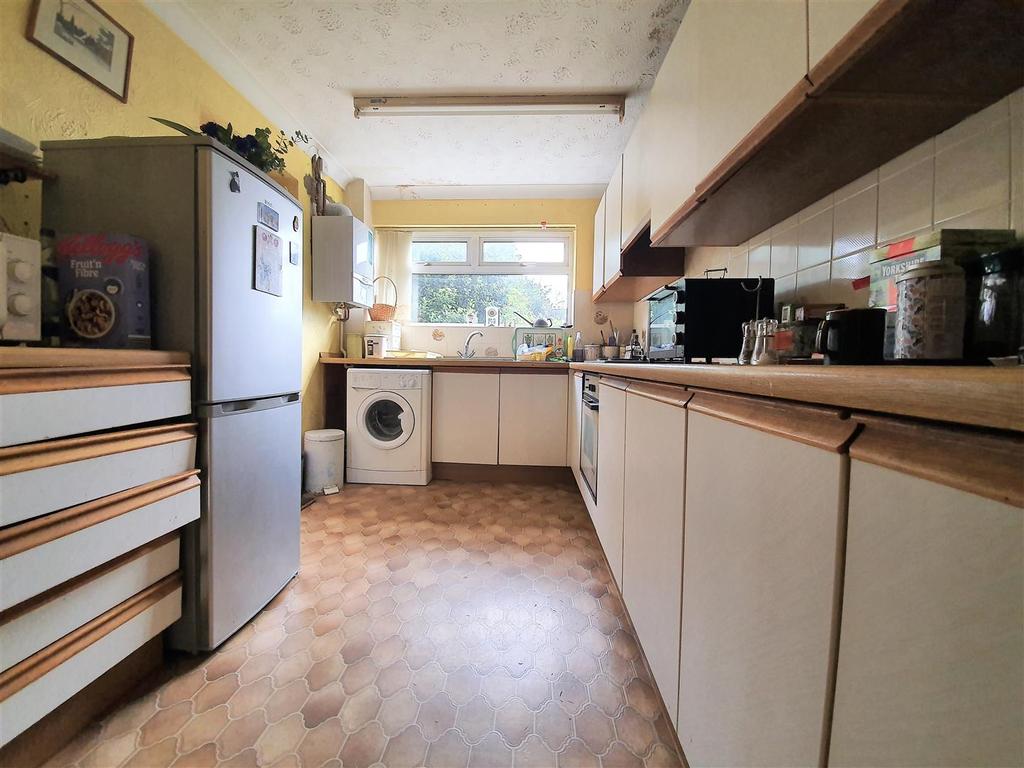 Holcombe Crescent - kitchen.jpg