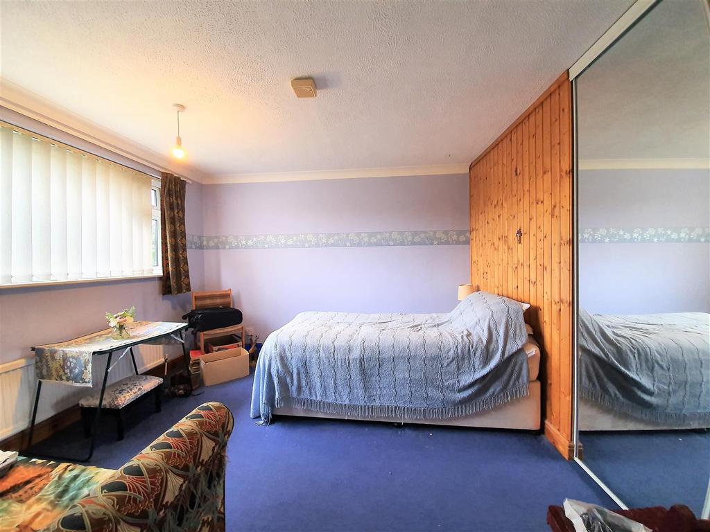Holcombe Crescent - bedroom 2(1).jpg
