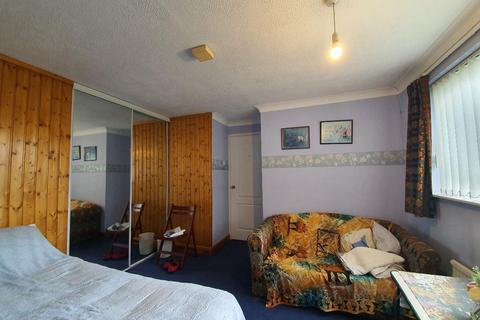 38 Holcombe Crescent, Ipswich, IP2 9QL