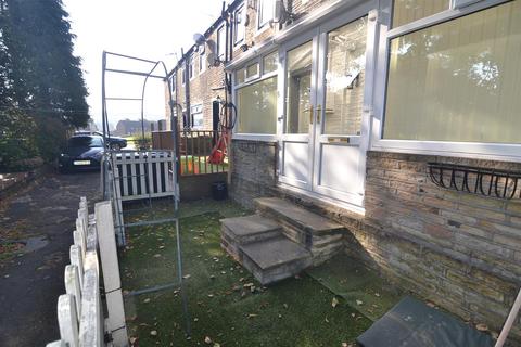 5 Brecks, Clayton, Bradford, BD14 6DY