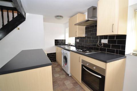 5 Brecks, Clayton, Bradford, BD14 6DY