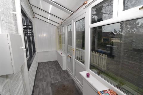 5 Brecks, Clayton, Bradford, BD14 6DY