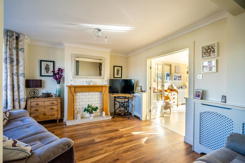 Brockfield Park Drive, Huntington, York 3 bed semidetached house £