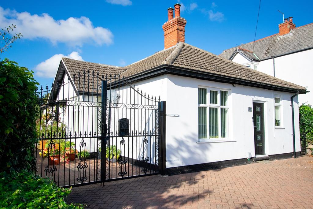 Thorpe Lea Road, Peterborough, PE3 4 bed detached bungalow £449,995