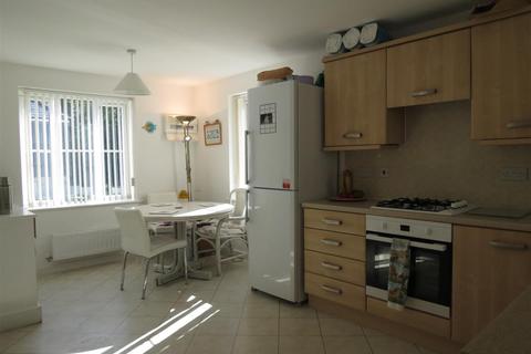 59 Bay View Road, Duporth, St Austell, PL26 6BN