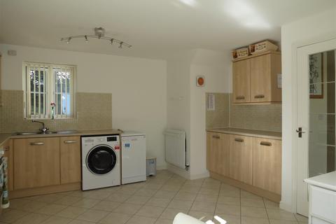 59 Bay View Road, Duporth, St Austell, PL26 6BN