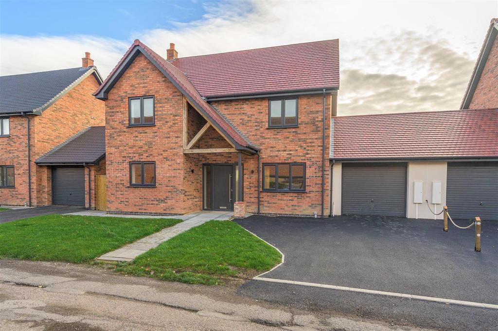 Winters Lane, Long Bennington, Newark 4 bed detached house £375,000