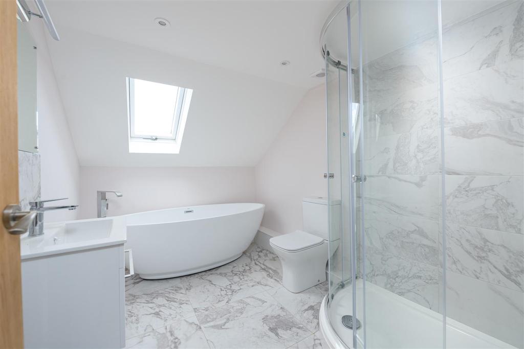 4 pc family bathroom