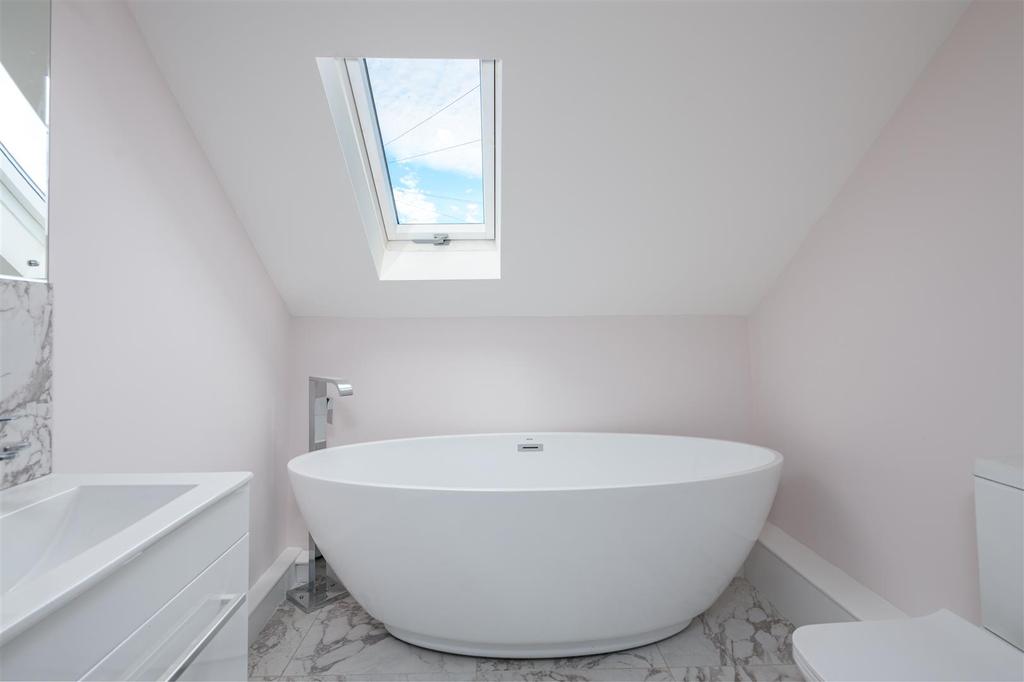 4 pc family bathroom