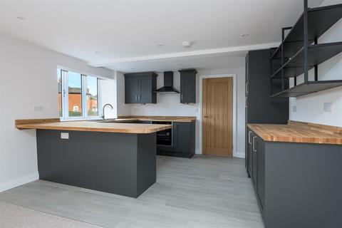 27 Grantham Road, Ropsley, Grantham, NG33 4BX