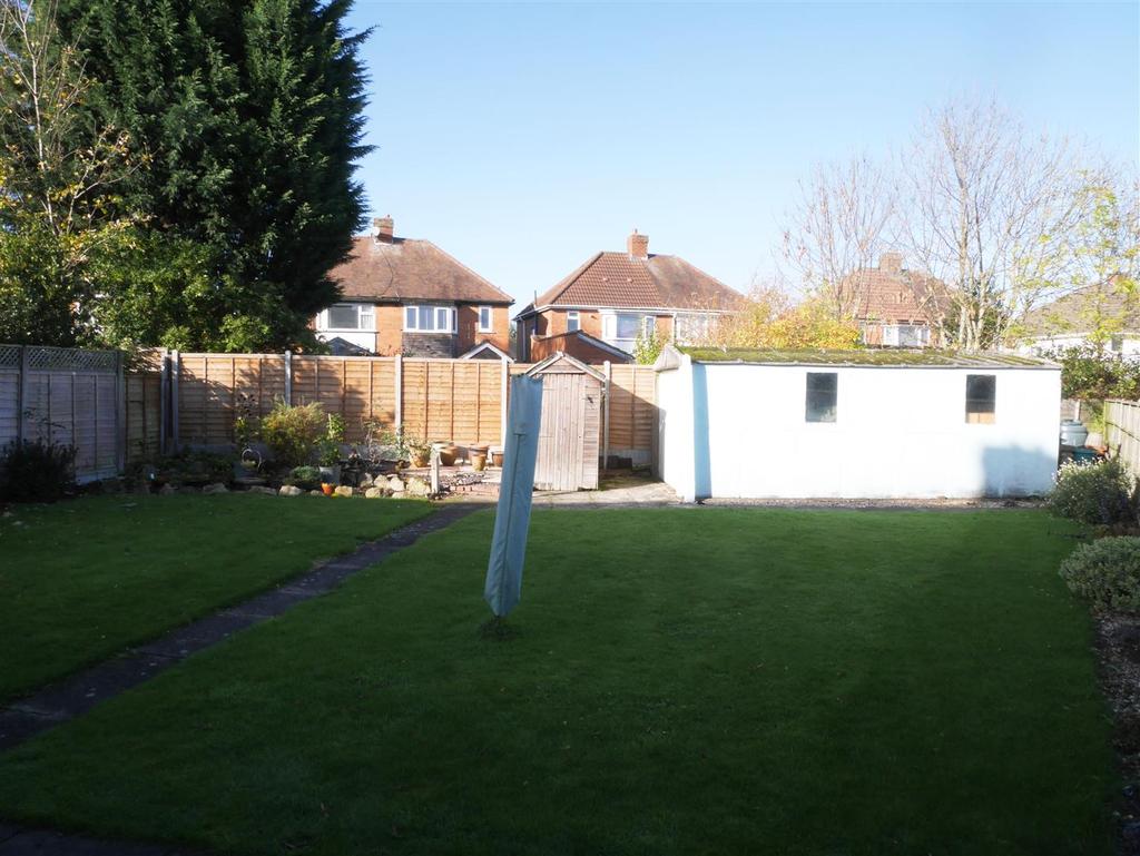 Jeremy Grove, Solihull 3 bed semidetached house £230,000