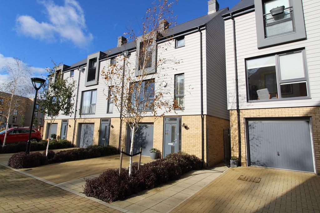 Allwoods Place, Hitchin, SG4 4 bed townhouse £635,000