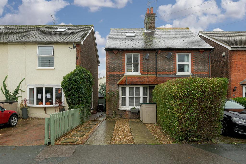 Eastnor Road, Reigate 2 bed semidetached house £400,000
