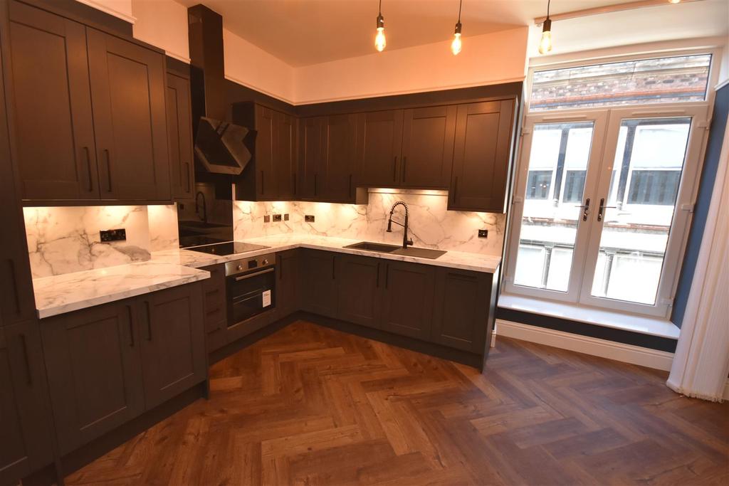 Fazakerley Street, Liverpool 2 bed penthouse £975 pcm (£225 pw)
