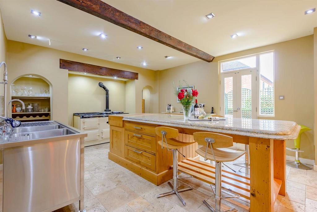8441536-interior16-800.jpg