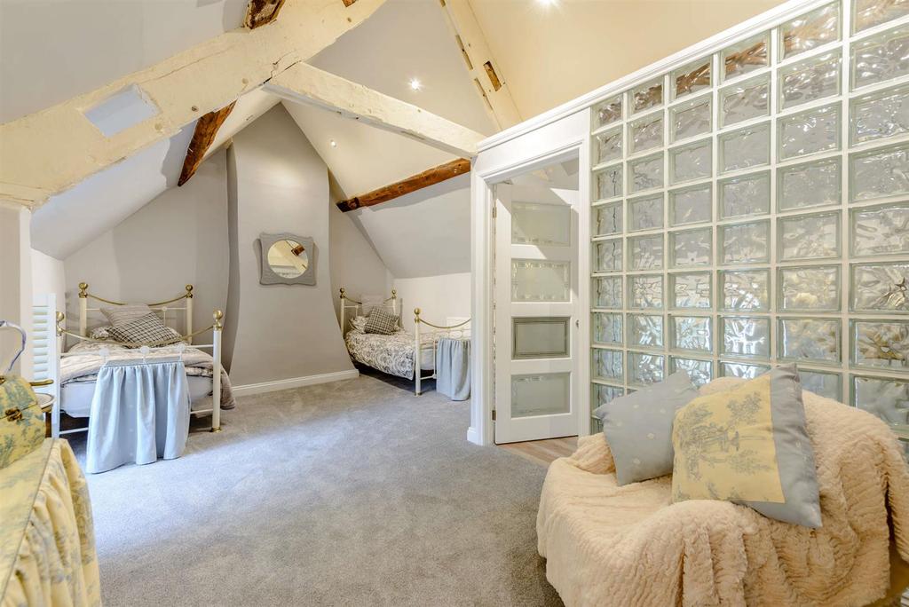 8441536-interior45-800.jpg