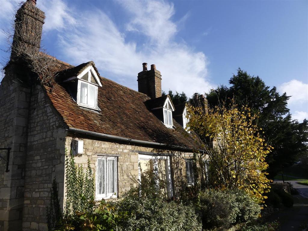 Shenley Road, Shenley Church End, Milton Keynes 2 bed house £350,000