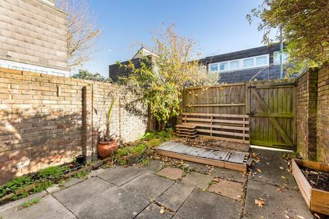38 Ramilles Close, London, SW2 5DG